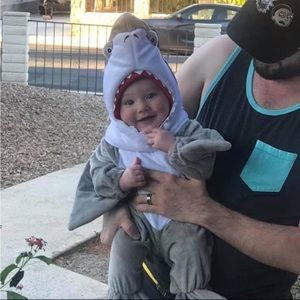 Infant shark costume 🦈